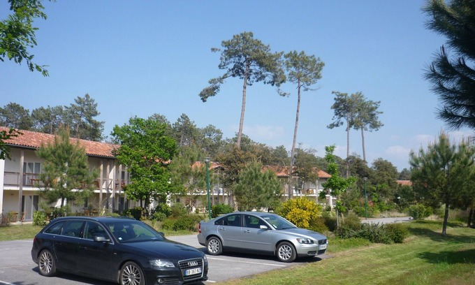 Ondres Apartment | Family-Friendly T3 Apartment with Pool and Breakfast Included