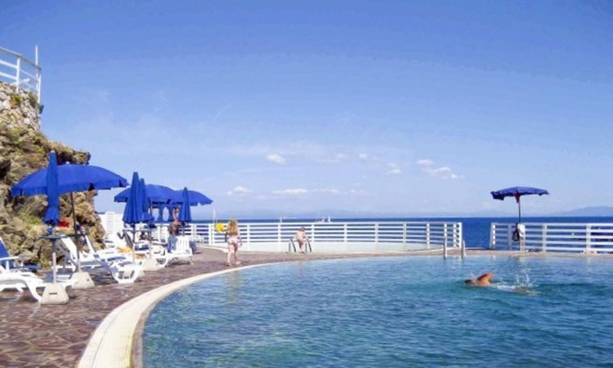 Capo D'arco Apartment | Cozy Casa Luisa at App.Ti Capo D'Arco with Breakfast