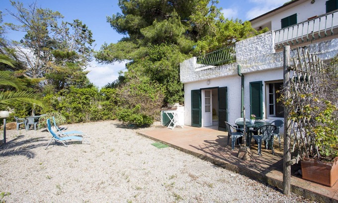 Lido di Capoliveri Apartment | Cozy Villa Anna: Ground Floor Retreat near Capoliveri