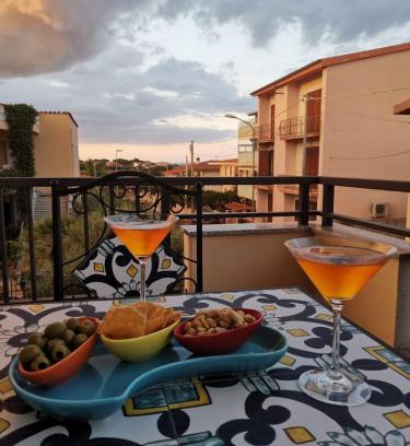 La Caletta Apartment | Oceanfront Family Retreat at App.Violet Sardegna Mare