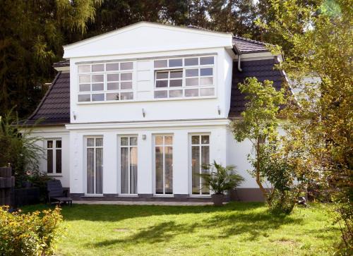 Oberhavel Apartment | Eco-Friendly Stay at App. Weisses Haus - Rated 9/10