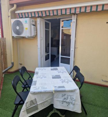 Saint-Hippolyte Apartment | Appartement avec terrasse Saint Laurent de la salanque