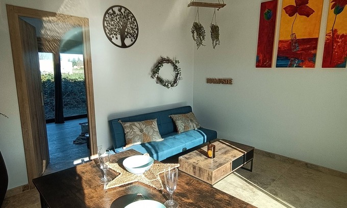 Saint-Saturnin-les-Avignon Apartment | Relaxing Spa Retreat in Provence with Family-Friendly Amenities