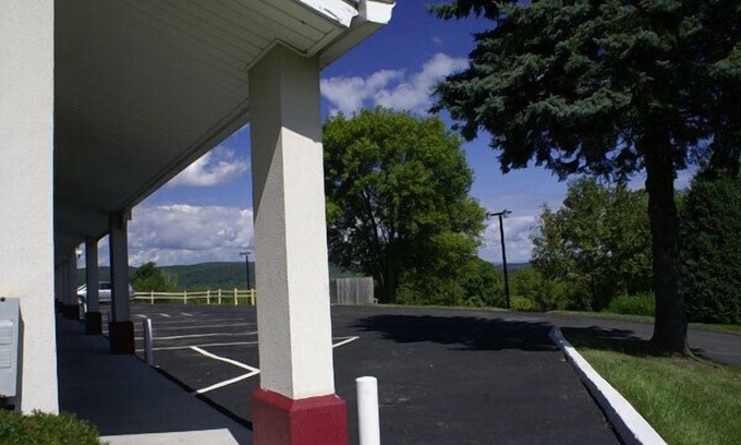 Vernon Hotel | Welcoming Appalachian Motel: Family-Friendly with Kitchen & More