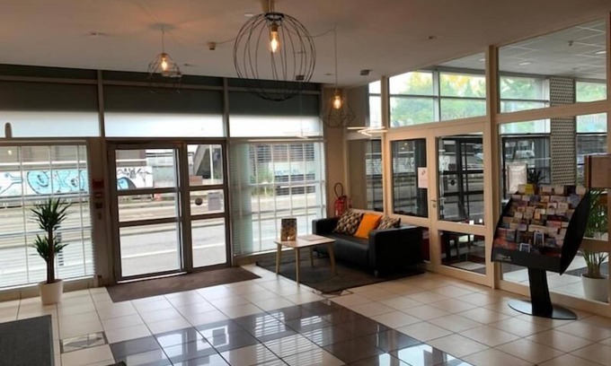 Quartier Villeneuve - Village-Olympique House | Pet-Friendly Appartéa Grenoble Alpexpo with Spa & Breakfast