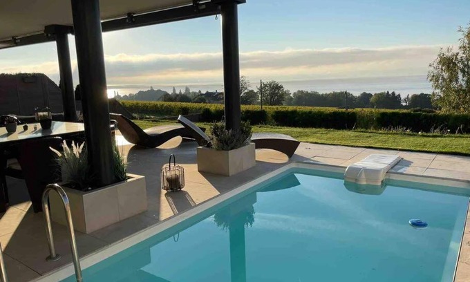 Perroy Apartment | Spacious Appart 100m², Steps from Rolle Beach & Pool