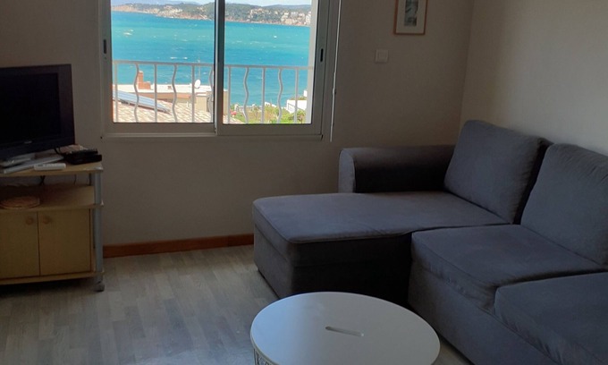 Six-Fours-les-Plages Apartment | Charming Apartment with Breathtaking Sea View in Six Fours