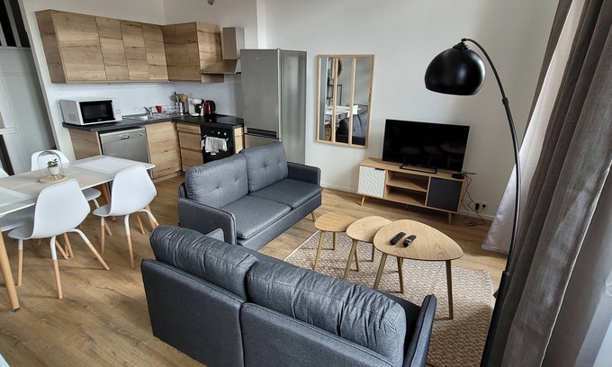Cret de Roc Apartment | Central St Etienne 3-Bedroom Apartment with Spa Amenities