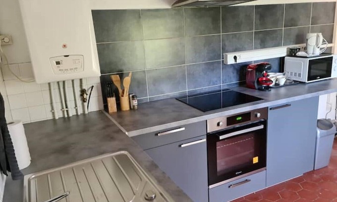 Beaugency Apartment | Welcoming Appart' 3 on the Châteaux Route with Breakfast