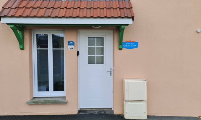 Saint-Valery-sur-Somme Apartment | Family-Friendly Appart 4* in St Valery-sur-Sur Mer with Pool