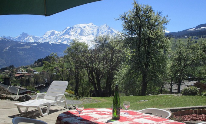 Combloux Apartment | Guest Rated 10/10: Cozy Appart near Village Center