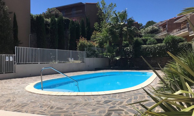 Collioure Apartment | Beachfront Apartment with Pool & Ocean View - Rated 9.8!