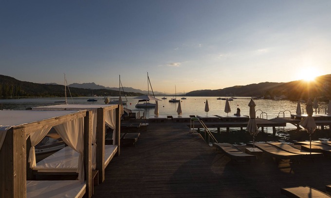 Poertschach am Woerthersee Apartment | Lakefront Apartment at Wörthersee with Private Beach Access