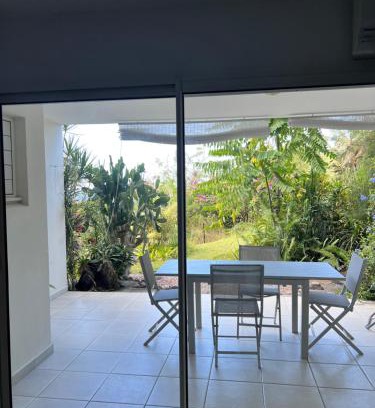 Le Carbet Apartment | Tranquil Appart Calme Vue Mer with Sea View and Family Comfort