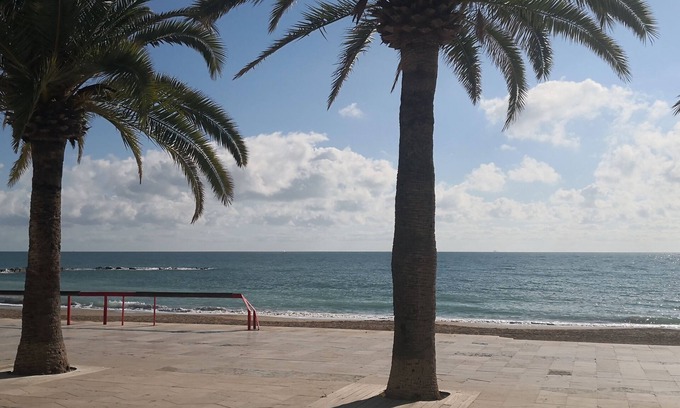 Vinaros Apartment | Elegant Appart Centre Vinaros - Steps from the Beach
