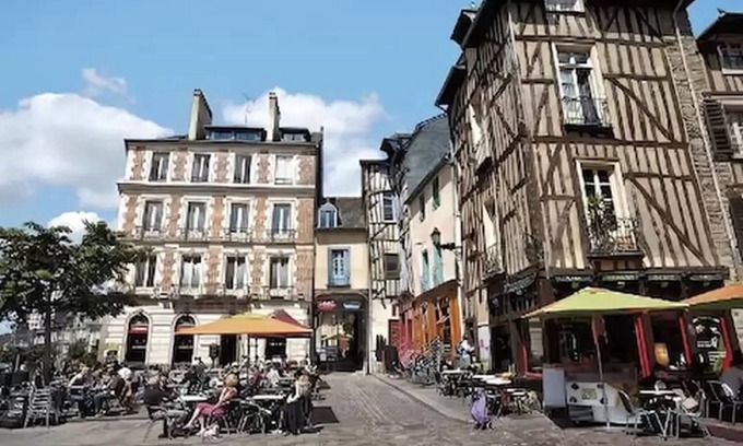 Nord-Saint-Martin House | Pet-Friendly Appart'City Classic Rennes Beauregard Awaits