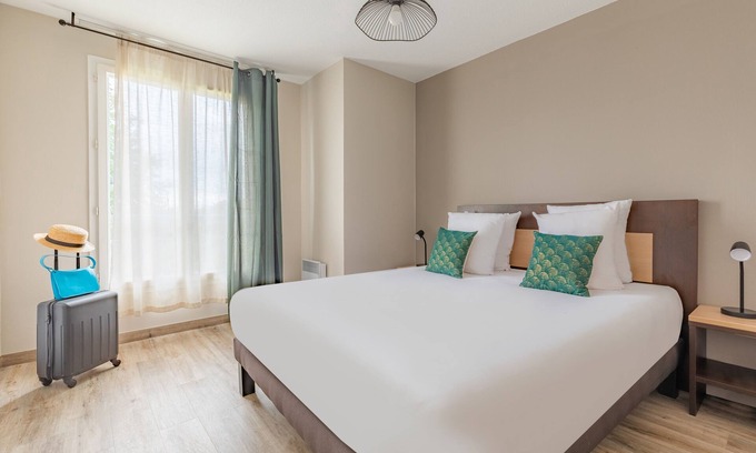 Colomiers Apartment | Pet-Friendly Appart'City Classic Toulouse Colomiers Awaits