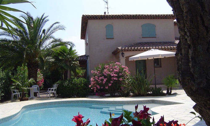 Saint-Aygulf Apartment | Relaxing Villa Retreat with Private Pool and Ocean Views