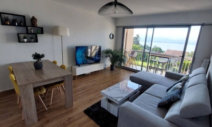 Evian-les-Bains Apartment | Appart Cosy Avec vue sur le Lac Léman
