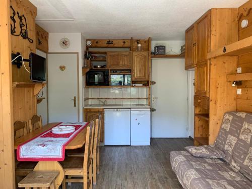 Les Menuires Apartment | Cozy Apartment for 4 at Ménuires with Mountain Views