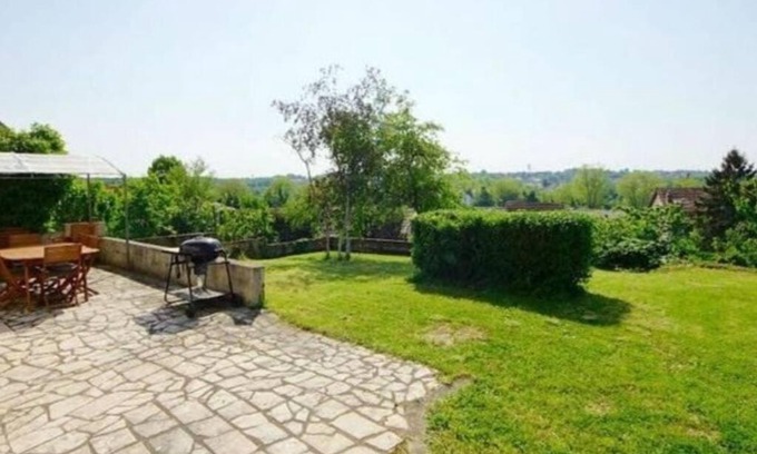 Corbeil-Essonnes Apartment | Cozy Retreat for Families: Quiet and Relaxing Getaway