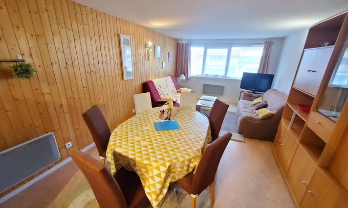 Besse-et-Saint-Anastaise Apartment | Convenient Apartment Near Slopes with Ocean View Amenities