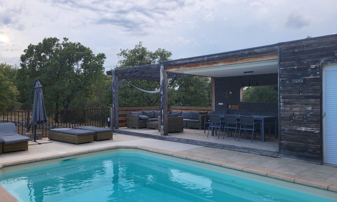 Saint-Cezaire-sur-Siagne Apartment | Serene Retreat: Family-Friendly Apartment in Tranquil Setting