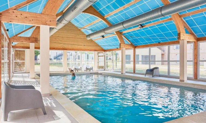 Le Mee-sur-Seine Apartment | Family-Friendly Appart Hôtel with Pool and Restaurant
