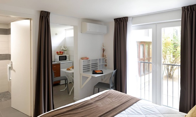 Corte Hotel | Convenient Appart Hôtel Corte HR with Pool and Spa Amenities