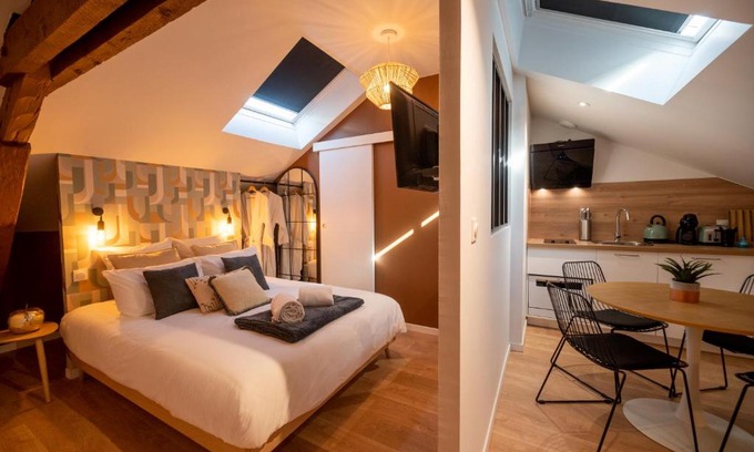 Perigueux Apartment | Indulge at Appart-hôtel with Private Jacuzzi Access