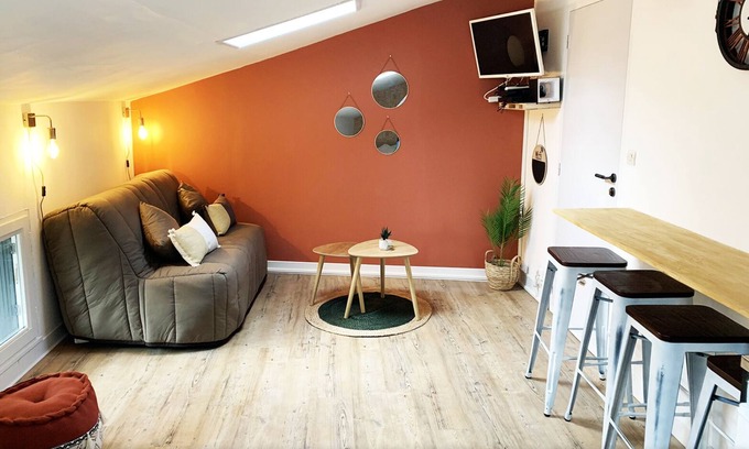 Chasseneuil-du-Poitou Apartment | Convenient Appart Hotel Futuroscope Longwy Near Attractions