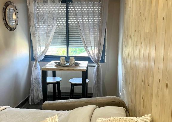Ep 21 - Saint-Paul Apartment | Cozy Studio Near Amenities with Private Parking Available