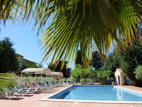 Avignon Apartment | Pet-Friendly Appart'Hotel Festival Sud Aqua in Avignon