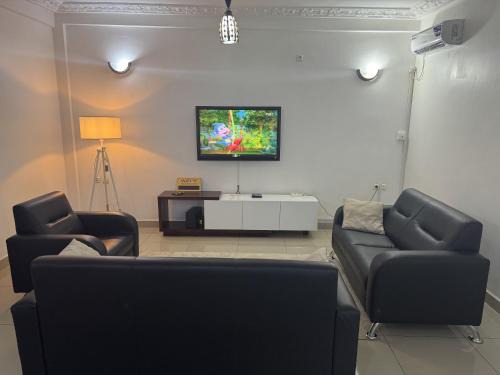 Yaounde Apartment | Appart meublé moderne WIFI,TV - Omnisports, Fouda