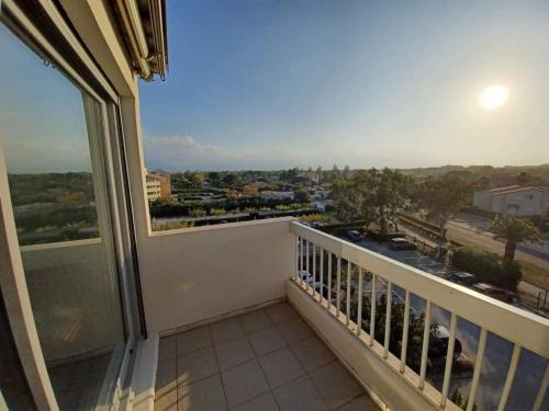 Saint-Cyprien Plage Apartment | Appart mezzanine avec balcon Piscine