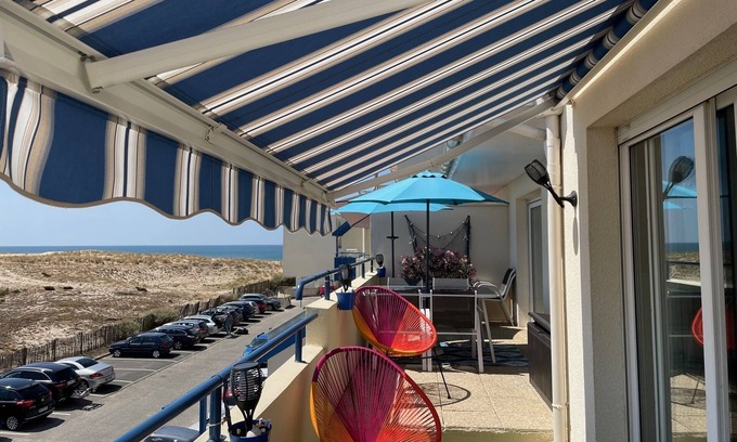 Lacanau-Ocean Apartment | Seaside Retreat: T3 Front DE MER with Pool and Ocean View