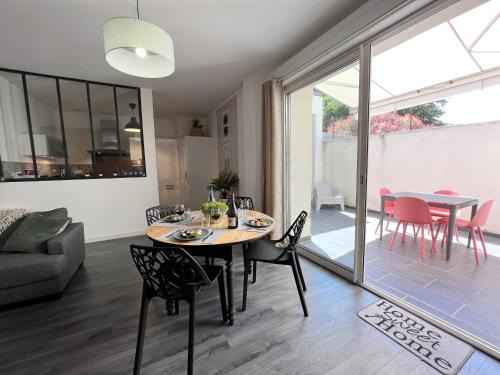 Boujan-sur-Libron Apartment | Stylish Appart T3 LE PATIO with Terrace & Family-Friendly Amenities