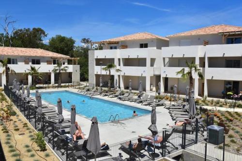 Bravone Apartment | Seaside T3 Apartment with Pool and Mountain Views