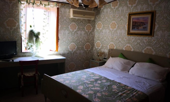 San Donato Val Di Comino Apartment | Cozy Appartamentino in Historic Center with Unique Amenities