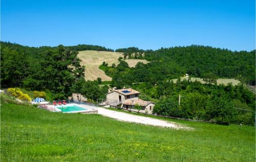 Mercatello sul Metauro Apartment | Pet-Friendly Appartamento Suite with Pool & Family Perks