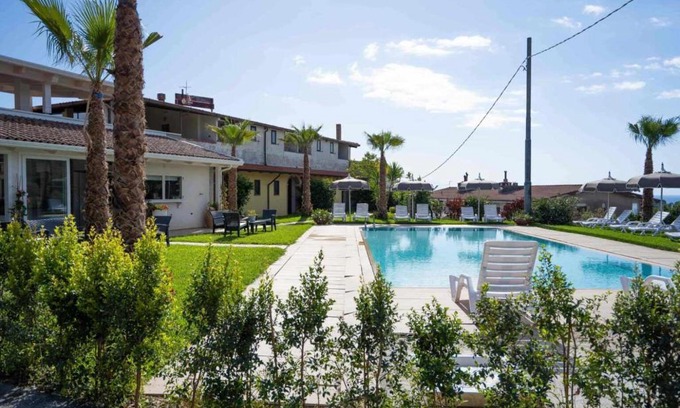 Santa Marina Apartment | Discover Appartamento Santa Lucia B: Family & Pet Friendly