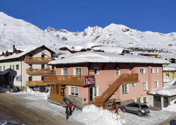 Passo del Tonale Apartment | Family-Friendly Stay at Appartamenti Alpi, Rated 8/10