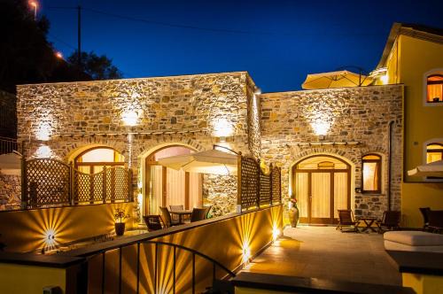 Costa dʼOneglia Resort | Oceanfront Appartamenti Antico Frantoio Doria - 9/10 Rated