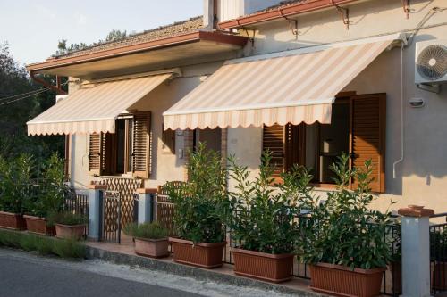 Stella Cilento Apartment | Family-Friendly Appartamenti Droro with Kitchen Amenities