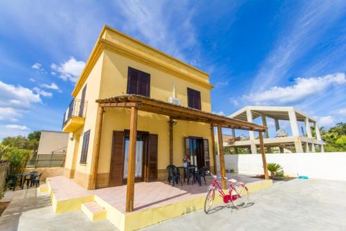 Birgi Vecchi Apartment | Family-Friendly Appartamenti Elios with Cozy Fireplace