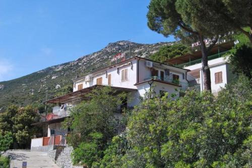 Fetovaia Apartment | Family-Friendly Stay at Appartamenti Fetovaia Lavanda