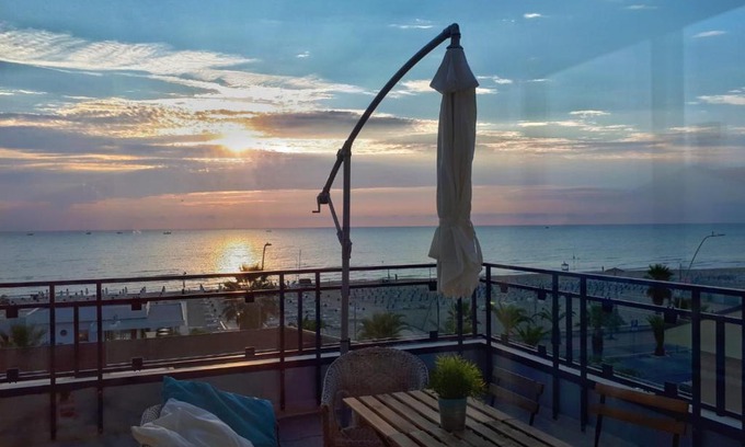 Tortoreto Lido Apartment | Oceanfront Appartamenti FronteMare: Pet-Friendly Retreat