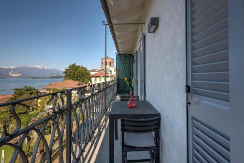 Laveno Apartment | Family-Friendly Retreat at Appartamenti I Fiori del Lago