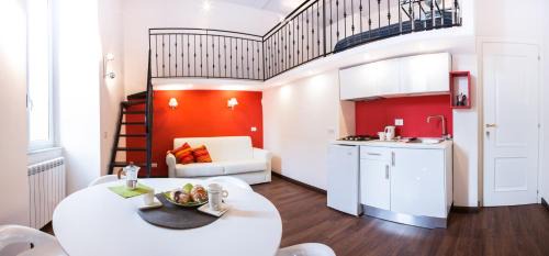 Chiaia Apartment | Comfortable Appartamenti Mergellina with Ocean Views