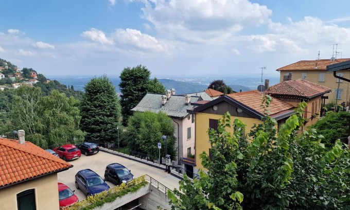 Brunate Apartment | Family-Friendly Appartamenti Monti by Lake Como